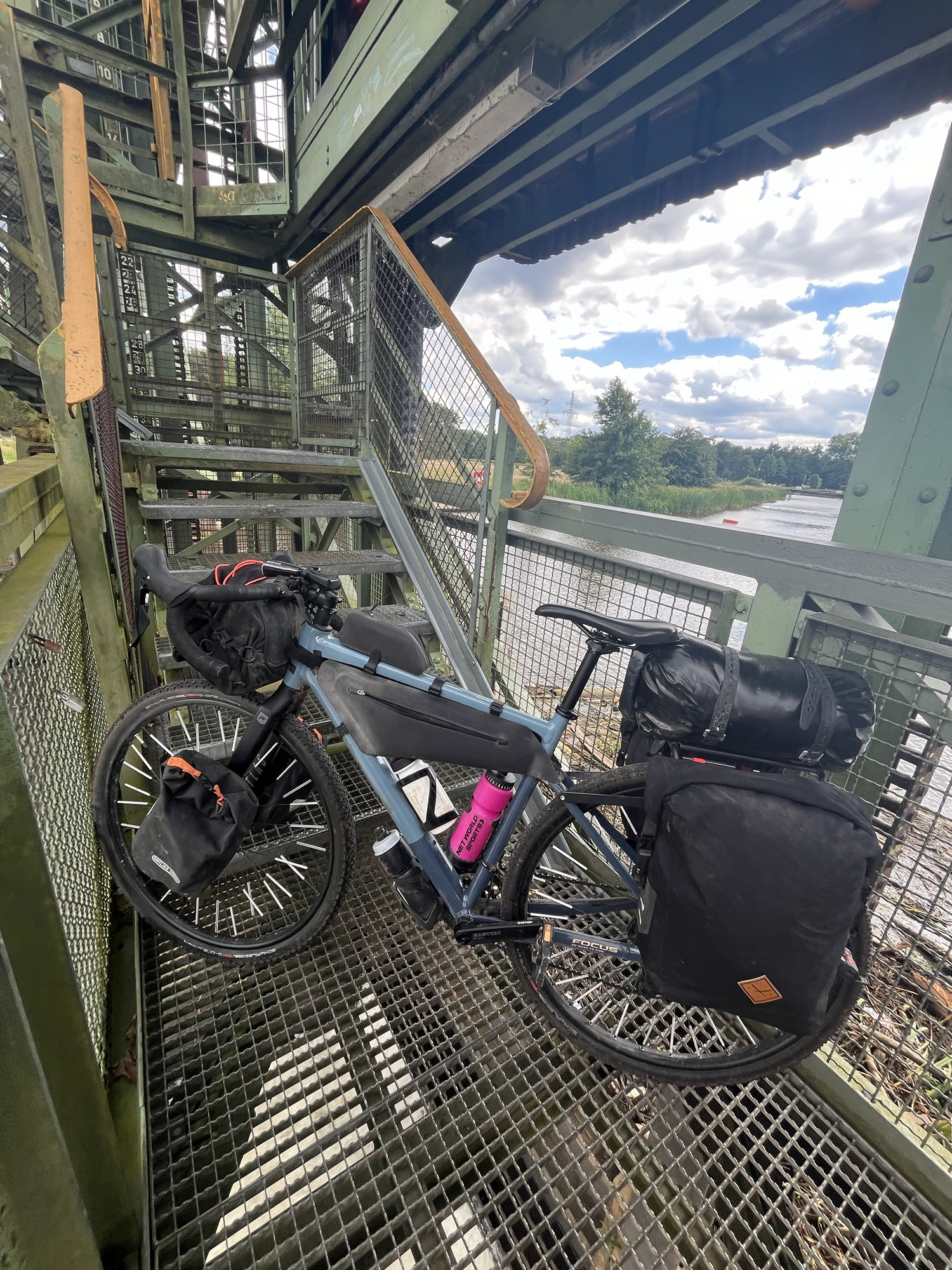 Anstrengend, das Fahrrad da hoch zu heben.